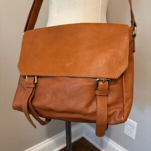 Stylish Tan Leather Messenger Bag